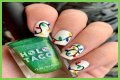Can you paint Christmas lights with nail polish?